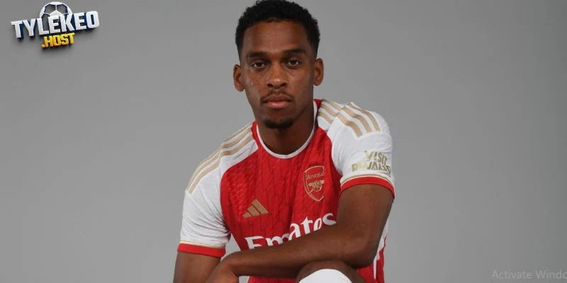 Timber định nghĩa hậu vệ biên, Sesko làm mới số 9 MU